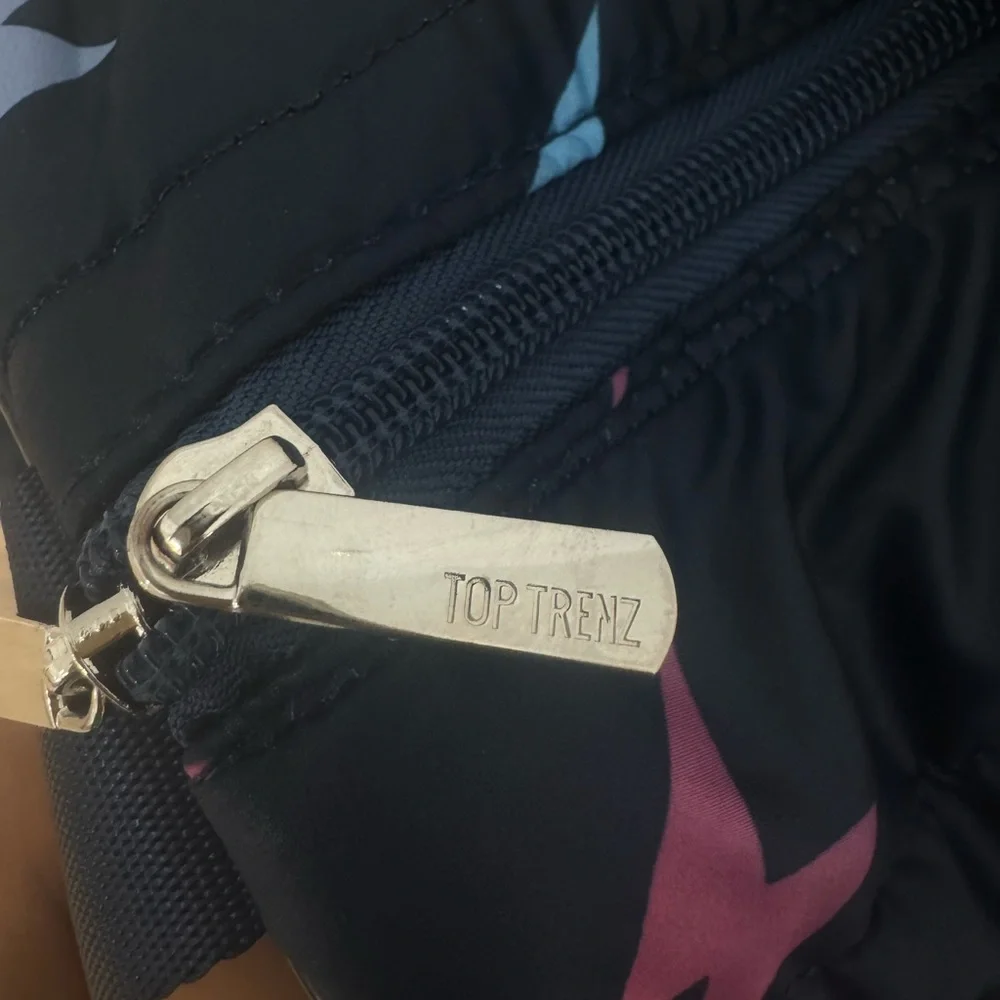 Top Trenz Lightening Bolt Puffer Duffel Bag - Picture 2 of 3